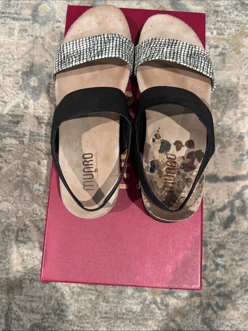 Munro Black Elastic and Silver Textured Slide Sandals - Picture 5 of 6